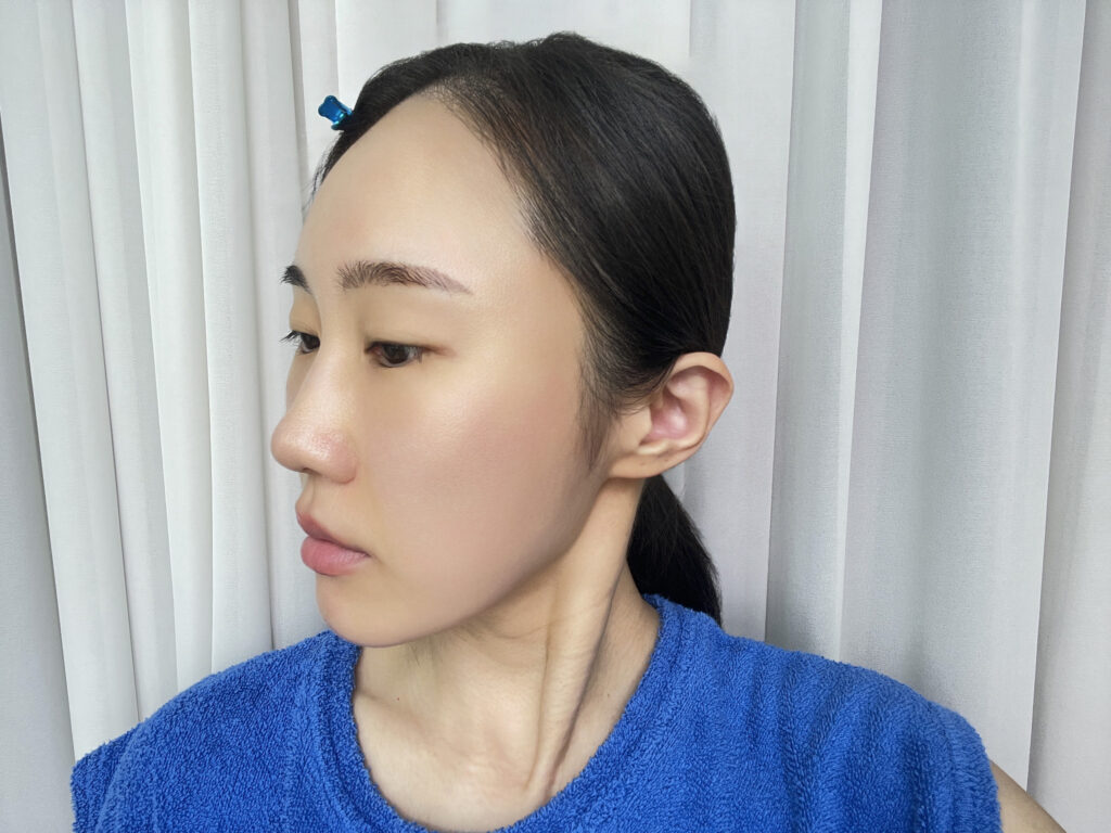 Natural hydrated skin finish with Korean sunscreen for dry skin