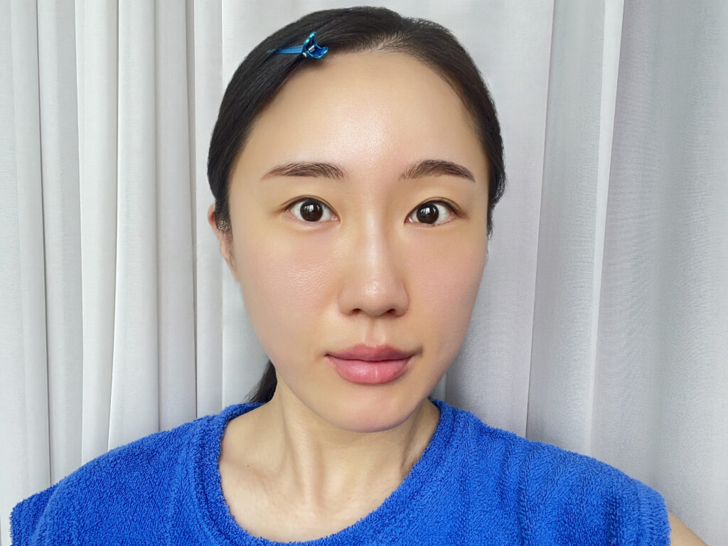 Hydrated luminous skin after using sunscreen for dry skin