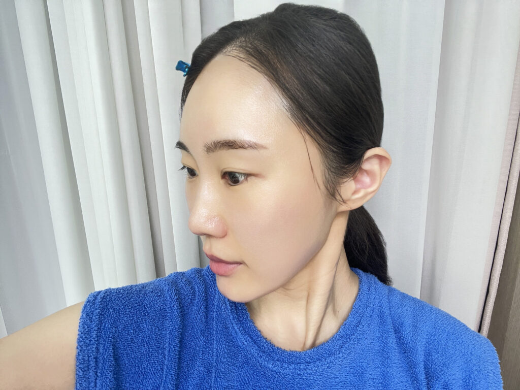 Hydrating Korean sunscreen leaving a natural dewy skin finish